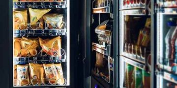 Japan’s Vending Machines Provide Free Items in Natural Disasters