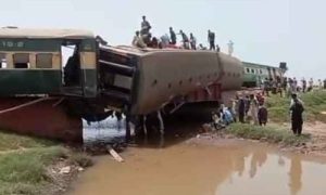 train derails 2 Islamabad 51