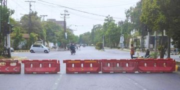 Image of close road pakistan
