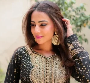 Ushna Shah Pic