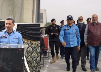 DIG Islamabad leads Khuli Kacheri in D-12, pledges immediate action on citizen issues