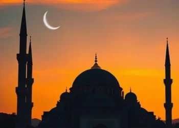 Moon with Mosque Image