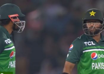 Image show 2 Pakistani Crickets in Ground during play