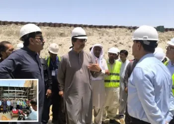 Sukkur Barrage Gates Constructors and Minister